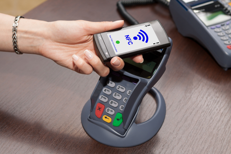 Cómo ahorrar dinero con la tecnología NFC pagando con el móvil