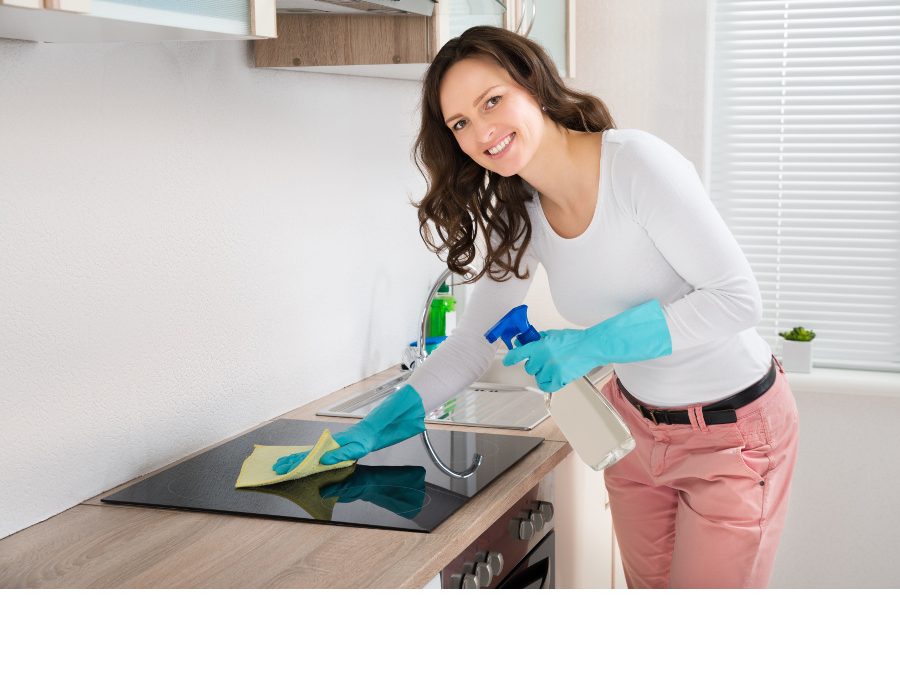 Trucos para ahorrar en casa haciendo productos naturales de limpieza