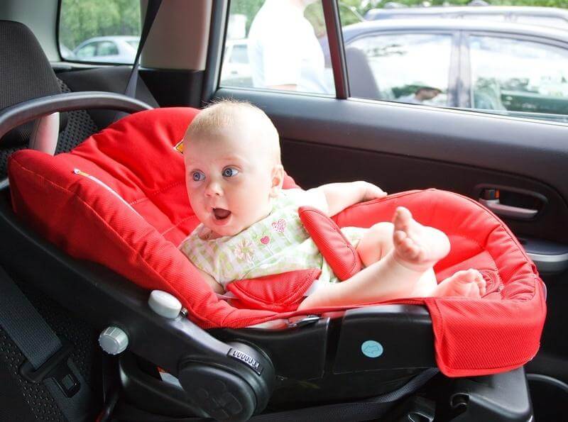 Contratar uno de los mejores seguros de coche para que tu bebé esté seguro